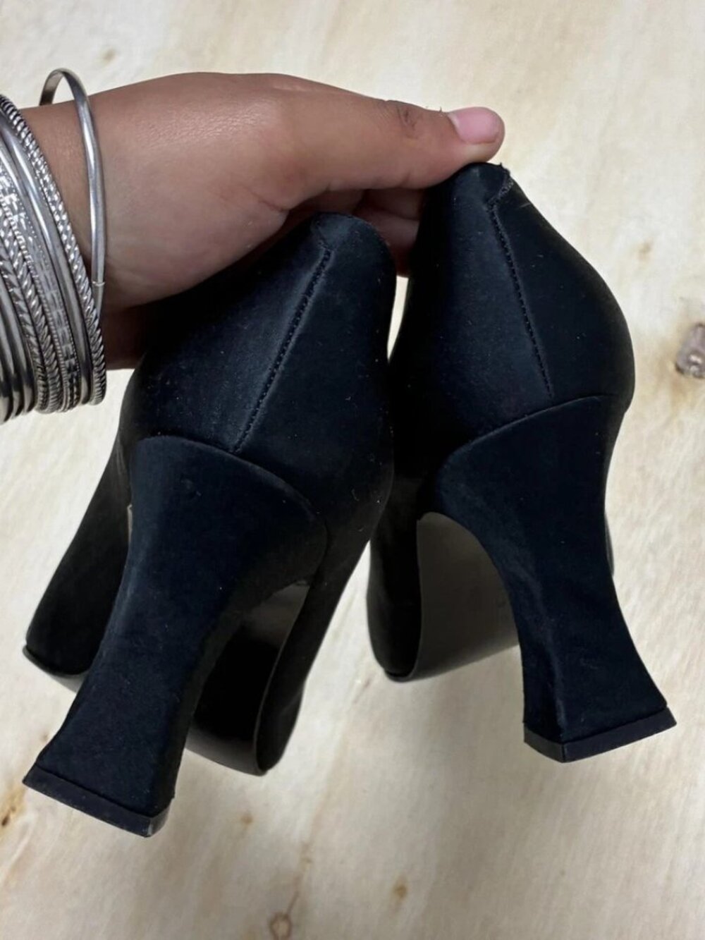 Kenneth Cole All Leather Suede Black Spool Heel Pumps sz 8 - Picture 5 of 7